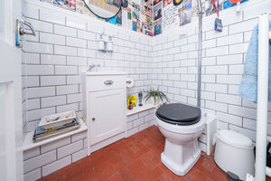 GUEST CLOAKROOM- click for photo gallery